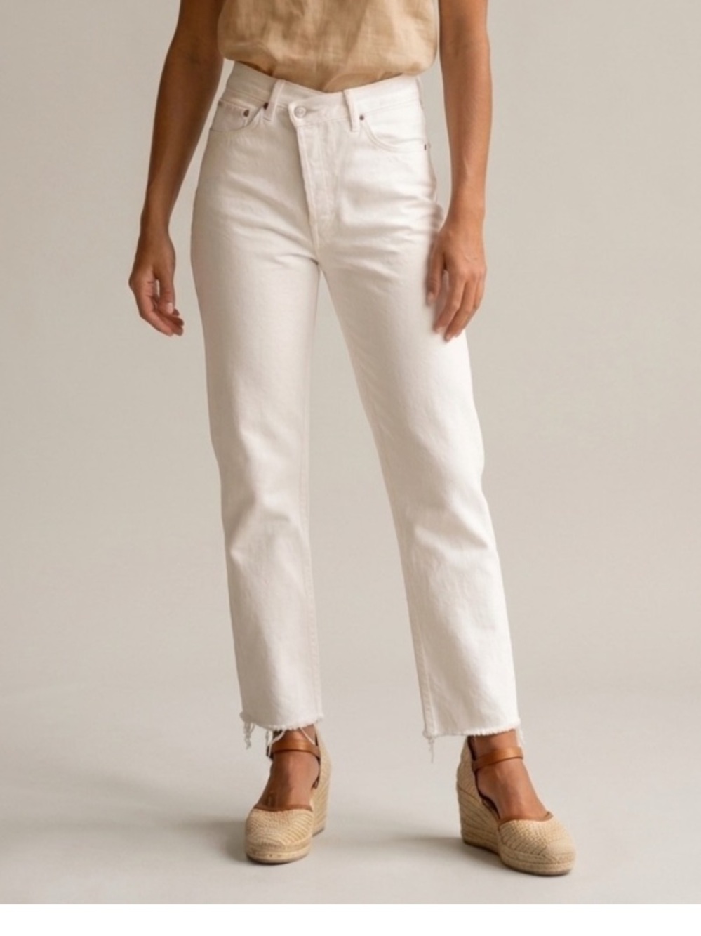 Abercrombie & Fitch 90’s Straight Cream High-Rise Crossover Jeans